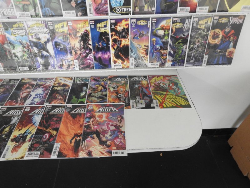 Huge Lot 150+ Comics W/ X-Men, Secret Wars, Infinity Wars+ Avg NM- Condition!!