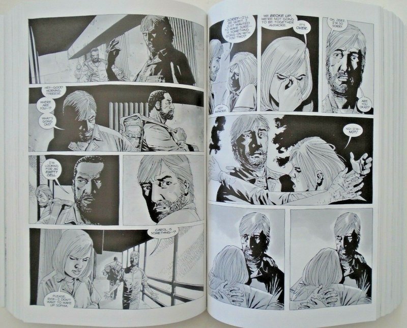 Walking Dead Compendium Volume 1 TP; 40% Off | International - Comic Books,  Image Comics