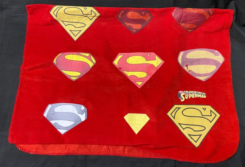 WORLD'S FINEST COLLECTION SUPERMAN LOOT CRATE W/ BLANKET,  FIGURE + MORE