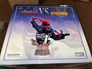 Sideshow Collectibles, Spider-Man vs Venom Statue, Diorama (Regular)