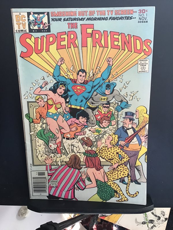 Super Friends #1 (1976) Midgrade first issue, Penguin cover key  VG/FN Wow!