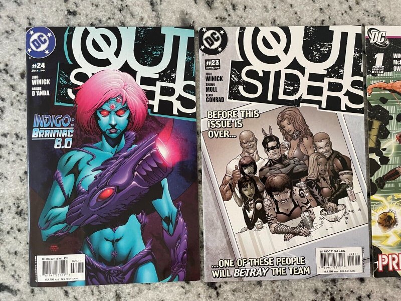 3 Outsiders DC Comic Books # Annual 1 + # 23 24 Batman Superman Flash 9 J854