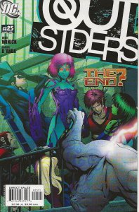 Outsiders #25 (2005) - NM