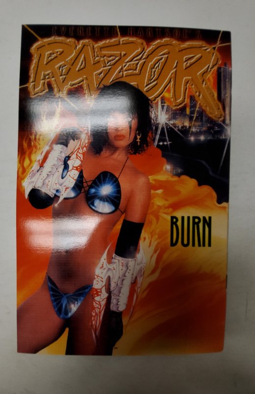 Razor Convention Book #94-95  NM London Night Comic Book J689