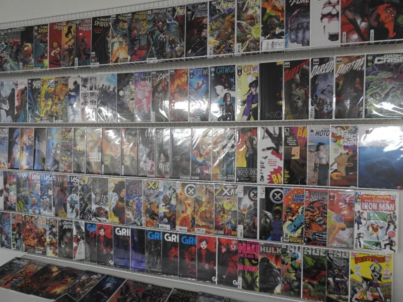 Huge Lot 130+ Comics W/ Batman, Hulk, Avengers, +More! Avg VF+ Condition!
