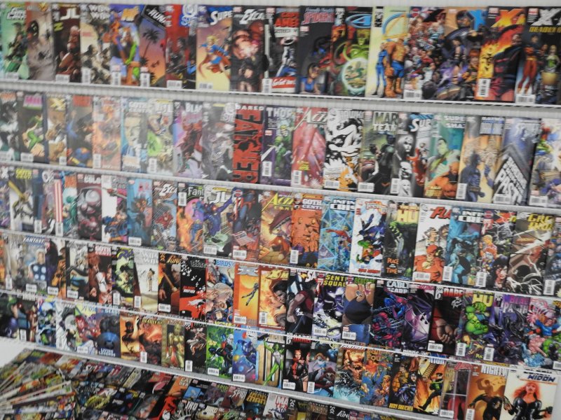 Huge Lot 200+ Comics W/ Hulk, Deadpool, X-Men, Punisher+ Avg Fine/VF Condition!!