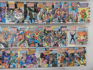 Huge Lot 180+ Comics W/ Justice League, Legends, Justice Society+ Avg Fine Cond!