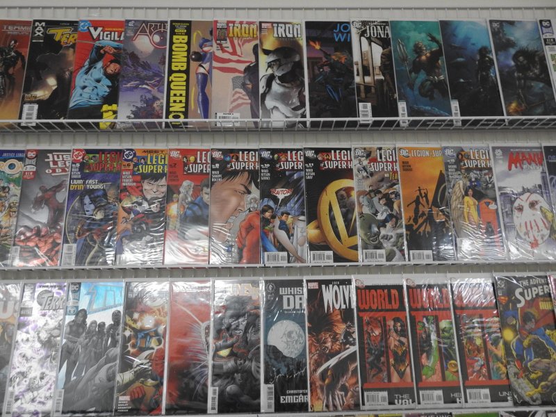 Huge Lot 140+ Comics W/ Justice League, Batman, Supergirl, +More! Avg VF- Cond