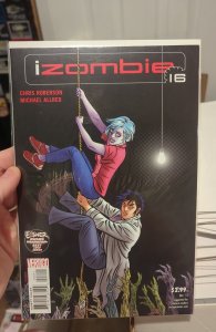 iZombie #16 (2011)  