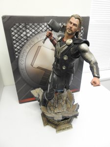 Marvel Selects Thor: Dark World Statue 24lbs Premium Edition Rare Marvel Sample