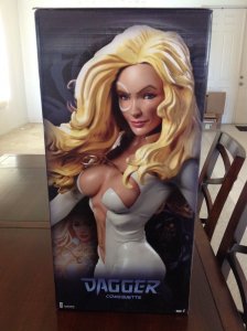 Sideshow Dagger Comiquette statue MIB #0294/1000 Mark Brooks Cloak