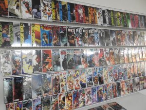 Huge Lot 160+ Comics W/ Dark Knights, Flash, Doomsday Clock+ Avg VF-NM Condition