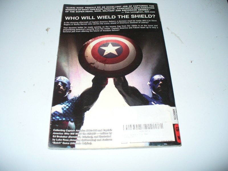 Captain America Two Americas - Brubaker 2010 Marvel graphic novel SC Softcover