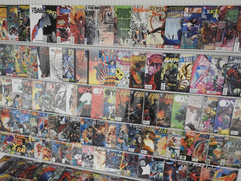 Huge Lot 160+ Comics W/Batman, Flash, Fantastic Four+ Avg Fine+ Condition!!