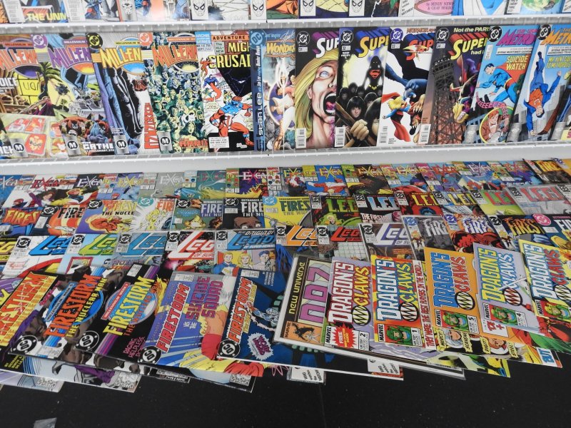 Huge Lot 200+ Comics W/ Alpha Flight, Doom Patrol, Spawn, +More! Avg VF- Cond!