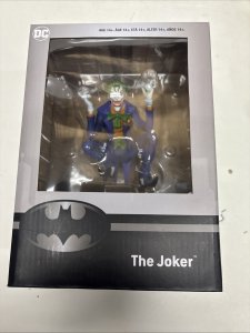 THE JOKER Statue (2018) ThinkGeek Gamestop Batman Chronicles Collectibles