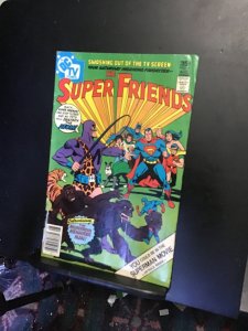 Super Friends #6 (1977) Menagerie-Man, the Atom! Mid high grade key! FN+ Wow!