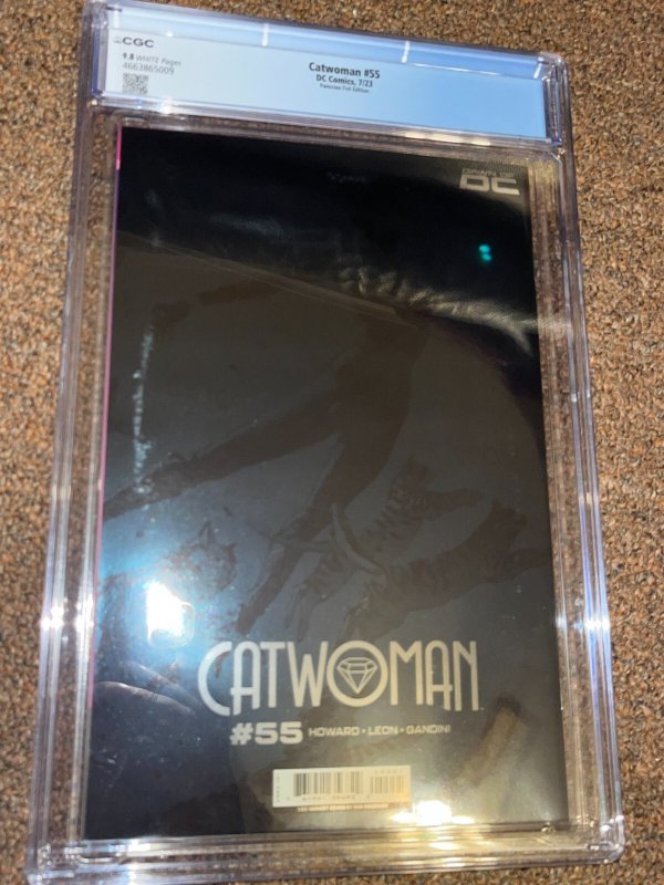 Catwoman 55 (2023) 1:50 Dan Panosian Foil Variant CGC Graded 9.8