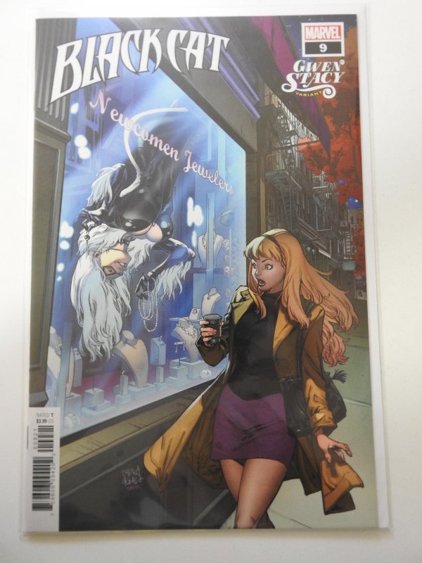 Black Cat #9 Cover B Variant Carlos Gomez Gwen Stacy Cover - Midtown Comics