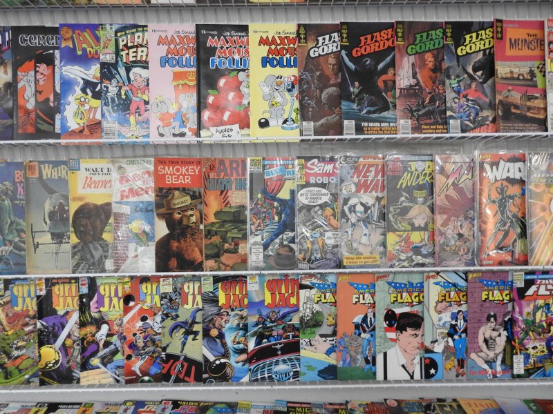 Huge Lot 200+ Comics W/ Green Lantern, Action Comics, +More! Avg FN/VF Condition