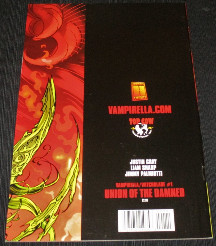 Vampirella/Witchblade: Union of the Damned #1 (2004)