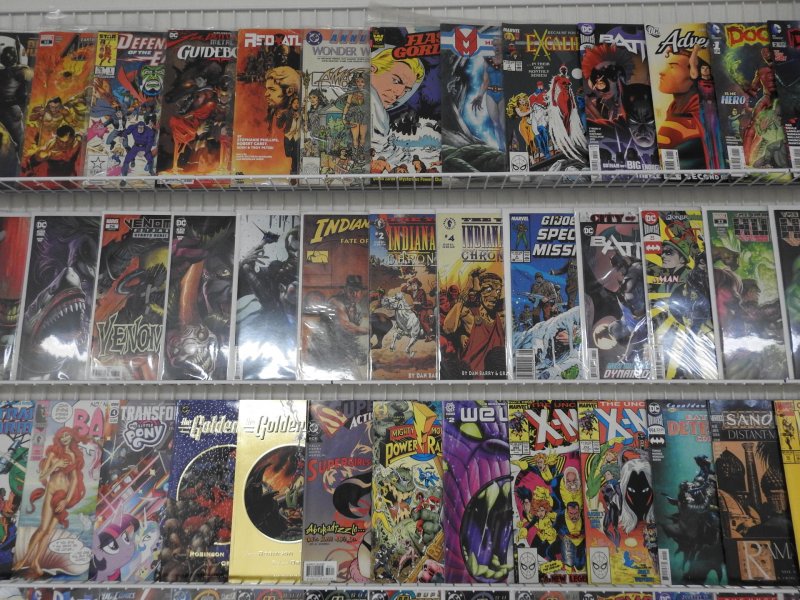 Huge Lot 180+ Comics W/ X-Men, Spider-Man, Hellboy+ Avg VF Condition!