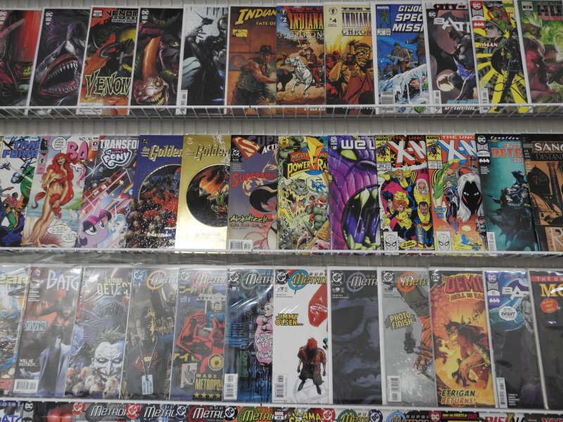 Huge Lot 180+ Comics W/ X-Men, Spider-Man, Hellboy+ Avg VF Condition!