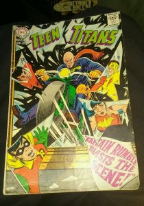 Teen Titans #15 Captain Rumble Blasts the Scene! VG- Condition!!