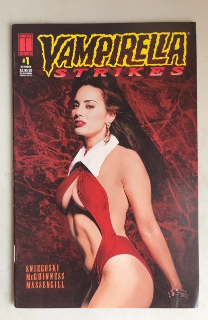 Vampirella Strikes #1 (1995)