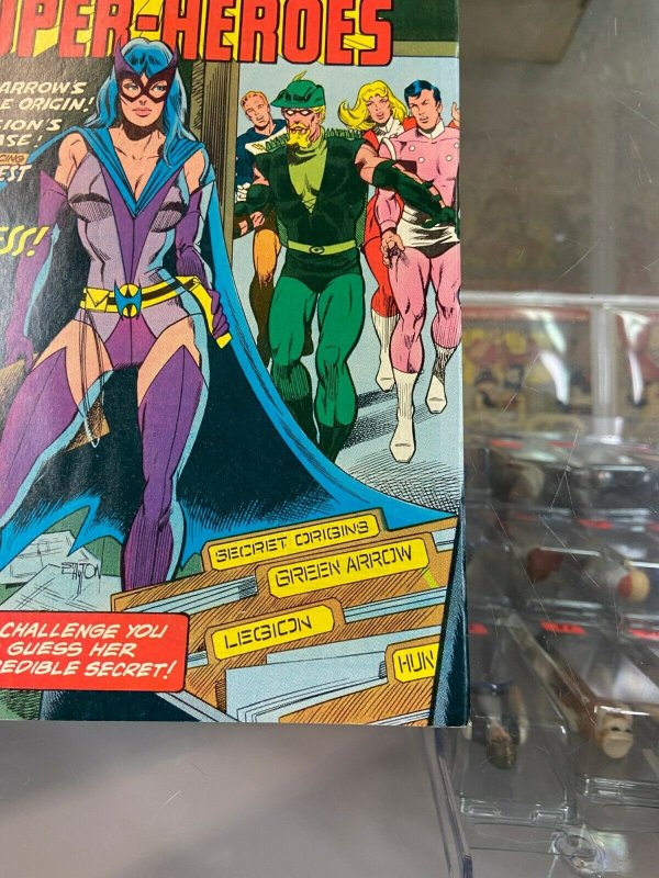 DC Super Stars 17 VF-/VF 1st Appearance of The Huntress