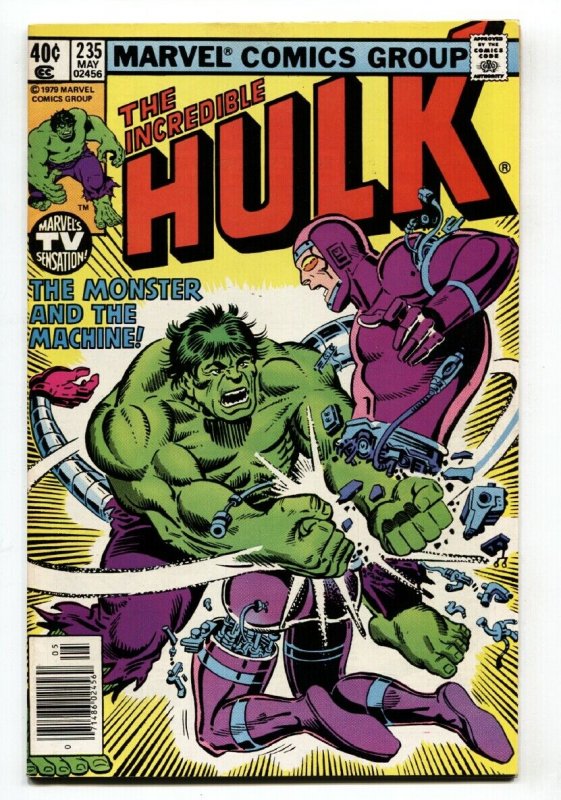 Incredible Hulk #235 Hulk VS. Machine Man battle cover-Comic Book vf+ 