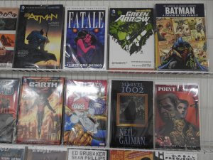 Huge Lot of 31 TPB's W/The Walking Dead, Batman, Silver Surfer Avg VF+ C...