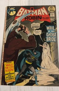 Batman #236 (1971) Wail of the ghost bride-Giordano