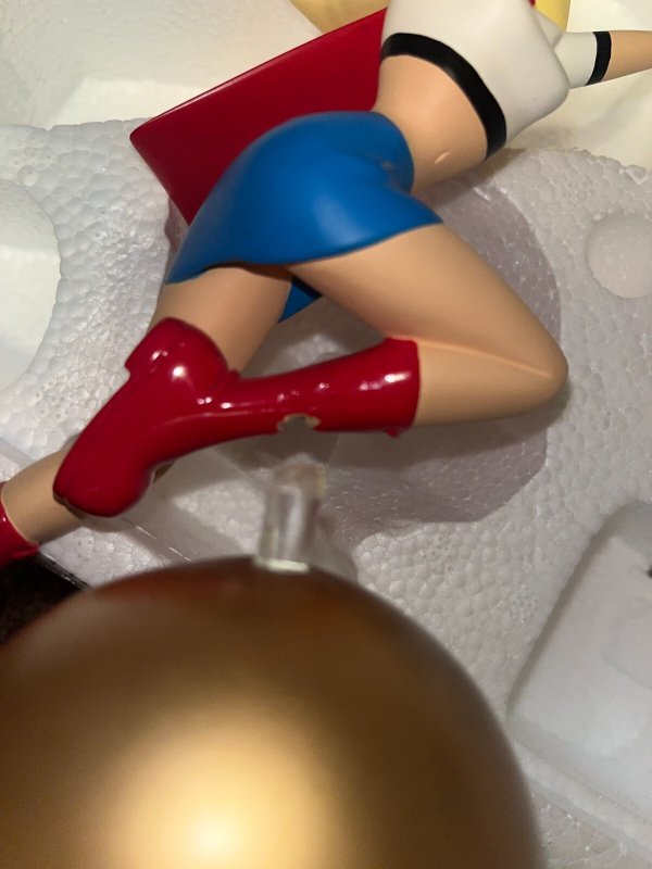 DC Direct, Superman Animated Series Supergirl Statue, Damaged