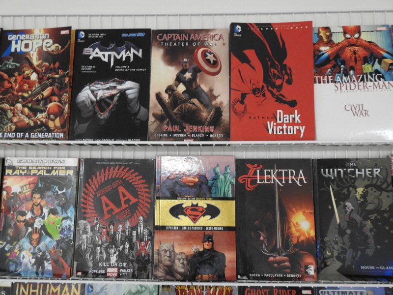 Huge Lot of 45 TPBs and Graphic Novels W/ Batman, Avengers, +More! Avg. FN+