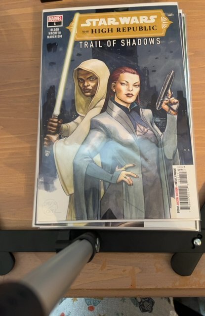 Lot of 16 Comics (See Description) Star Wars, Stranger Things Six