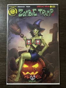 ZOMBIE TRAMP #1 MENDOZA RISQUE HALLOWEEN SPECIAL EXCLUSIVE LTD 500 NM-