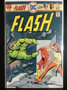 The Flash #236 (1975)