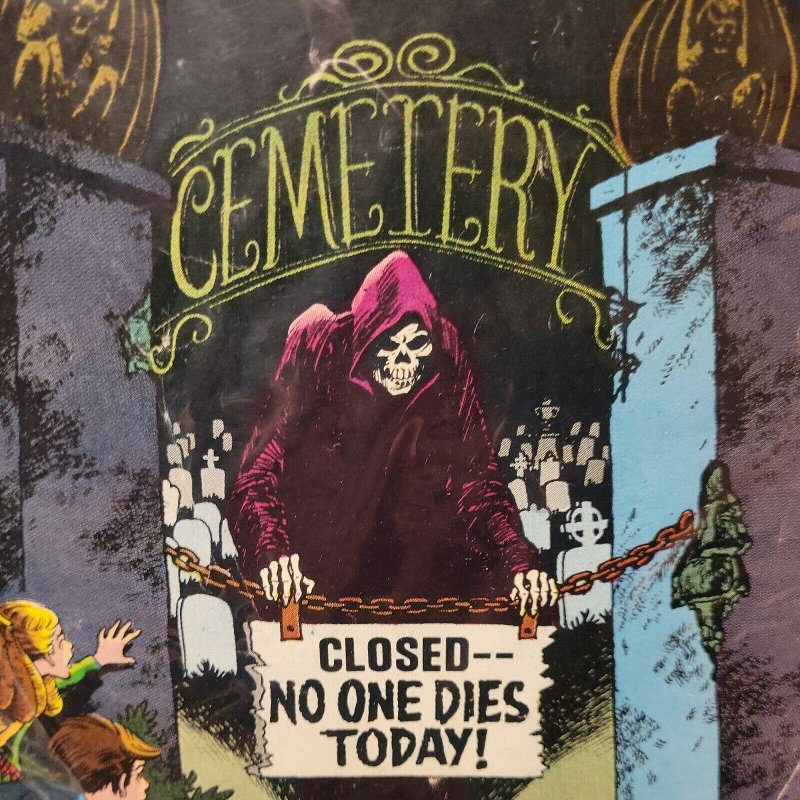 House of Mystery 208 Classic Cemetery Cover  