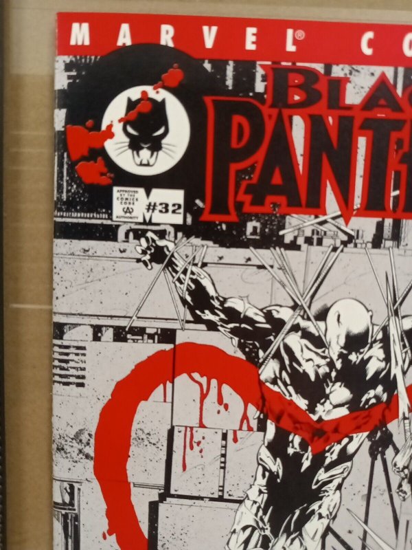 Black Panther #32 NM 2001   N172x