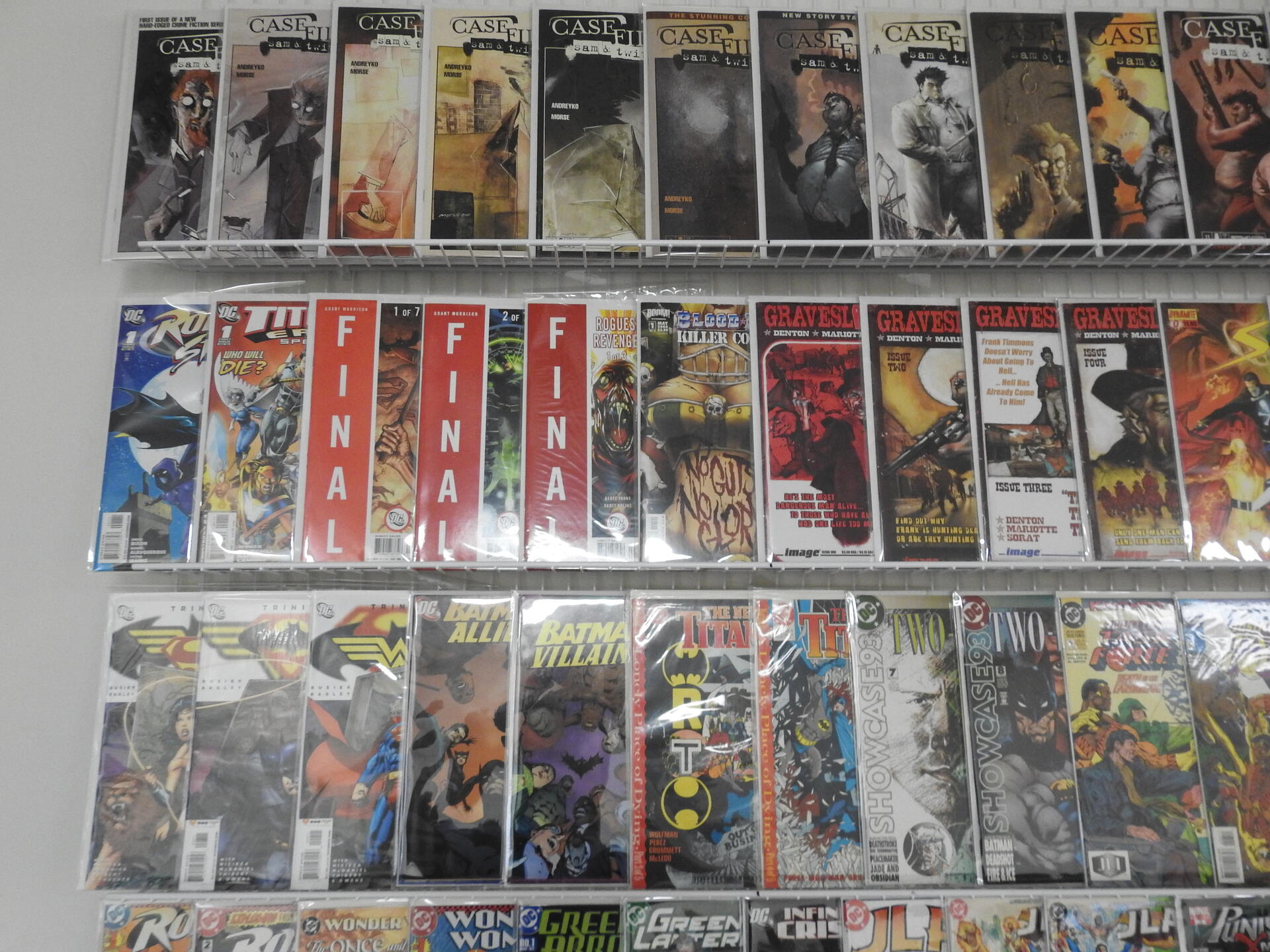 Huge Lot 140+ Comics W/ Case Files Sam & Twitch, Batman, Trinity, +More Avg VF+ Collections