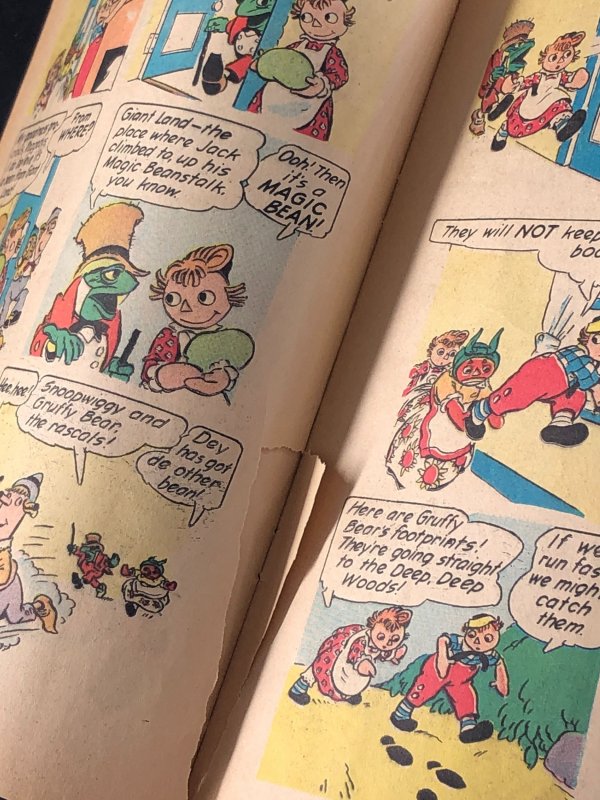 Raggedy Ann + Andy #28 (1948)