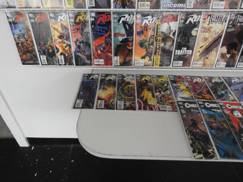 Huge Lot 140+ Comics W/ Flash, Catwoman, Batman, +More! Avg VF/NM Condition!