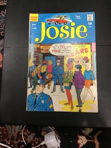 Josie #26 (1967) 1960’s Rock Concert cover! Mid high grade! FN/VF Wow