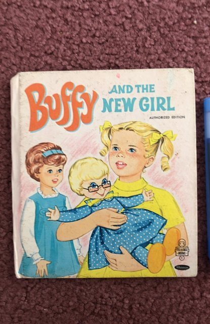 Buffy &the new girl(CBS-Family Affair)1969,Whitman