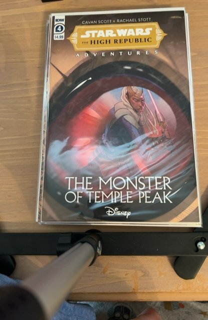 Lot of 16 Comics (See Description) Star Wars, Stranger Things Six