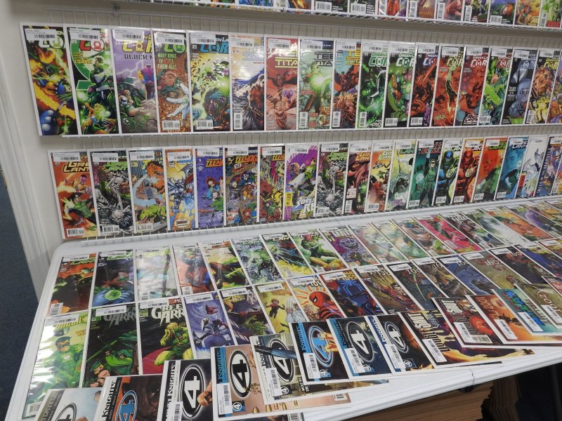 Huge Lot 160+ Comics W/ Green Lantern, Infinity Gauntlet, FF, +More! Avg VF+ !