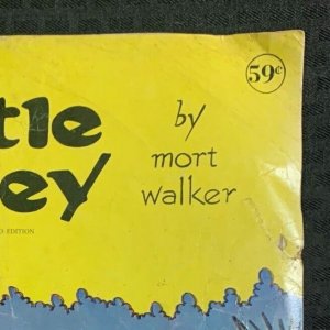 1972 BEETLE BAILEY Giant Comic Album by Mort Walker GD 2.0 Modern Promo