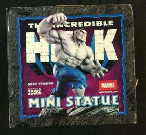 INCREDIBLE HULK GRAY  MINI STATUE MIB 8 AND 1/2  TALL SCULPT BY BOWEN