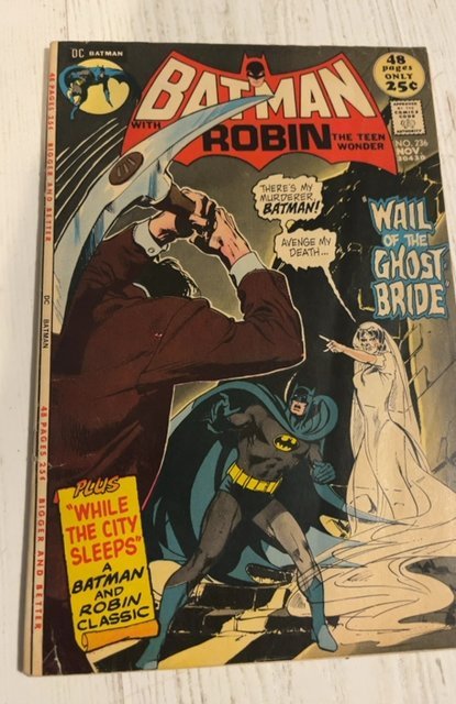 Batman #236 (1971) Wail of the ghost bride-Giordano